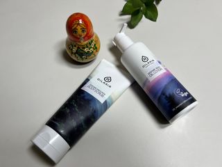 오일아리아 뉴트리 모이스처라이징 세사미 씨드 오일로션 & 데일리 디톡스 세사미 그라운즈 바디스크럽 — 5점을 준 리뷰어가 2023년 6월 올린 사용 사진
