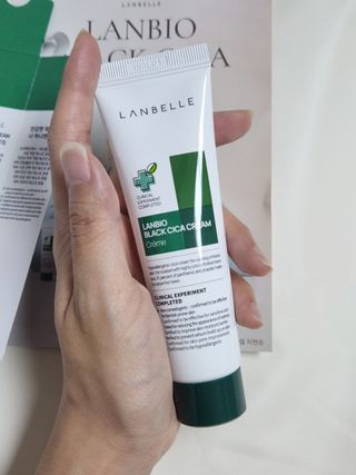 랑벨 랑바이오 블랙 시카 크림 50ml(블랙비 프로폴리스, 시카 4종, 판테놀 10 함유) — 4.5점을 준 리뷰어가 2022년 7월 올린 사용 사진