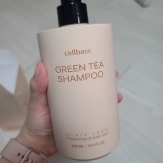 프리마인 더이상 뻣뻣하고 효과없는 탈모샴푸는 NO. 근본부터 케어하는 셀베이스 그린티샴푸(500ml) — 5점을 준 리뷰어가 2023년 5월 올린 사용 사진