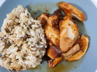 굽네몰 [굽네] 소스가 맛있는 닭가슴살 슬라이스 4종 — 5점을 준 리뷰어가 2021년 4월 올린 사용 사진