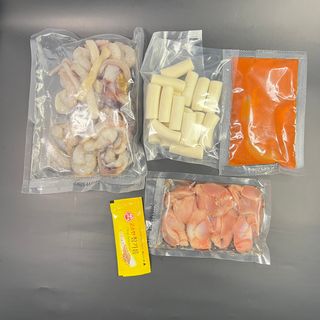 화끈한녀석들 새오똥400g 새우,오징어,똥집 볶음요리 소스,밀떡, 참기름 포함 — 5점을 준 리뷰어가 2022년 12월 올린 사용 사진