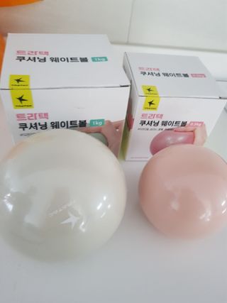 트라택 쿠셔닝 웨이트볼 0.5kg + 1kg SET — 5점을 준 리뷰어가 2022년 6월 올린 사용 사진