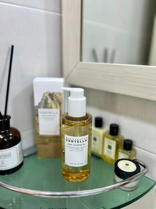 스킨1004 [SKIN1004] 마다가스카르 센텔라 라이트 클렌징 오일 200ml — 5점을 준 리뷰어가 2024년 7월 올린 사용 사진
