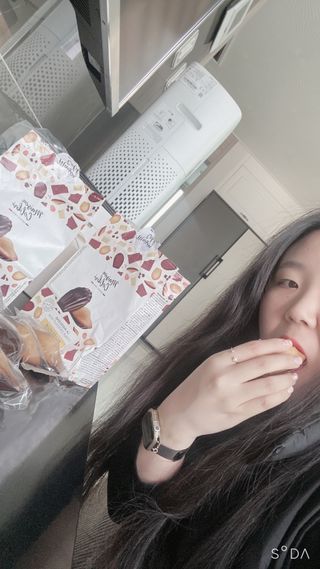 [메종콜리브리] 프랑스 마들렌 메종콜리브리 초콜릿 마들렌 2팩 — 4점을 준 리뷰어가 2022년 2월 올린 사용 사진
