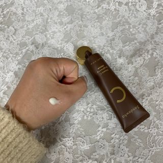 산다화 비타민C 화이트닝 크림 — 5점을 준 리뷰어가 2023년 4월 올린 사용 사진