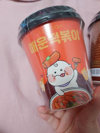 유비쿡 컵떡볶이 매운컵떡볶이2개/ 짜장컵떡볶이 2개  총 4개세트 — 5점을 준 리뷰어가 2021년 6월 올린 사용 사진