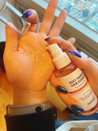 썸헤어 / SUMHAIR 썸헤어 실키 테라피 헤어 에센스 — 5점을 준 리뷰어가 2021년 5월 올린 사용 사진
