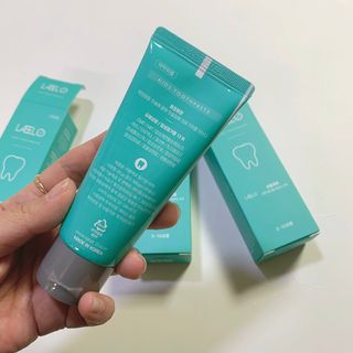 치과에서 쓰는 치약 _ 라벨제로 저불소 꼬마, 키즈, 유아, 베이비, 주니어 안전한 어린이치약 — 5점을 준 리뷰어가 2022년 11월 올린 사용 사진