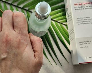 오투에니원 갈락토미세스 리바이탈라이징 프리미엄 화이트닝 에센스 50ml — 4.5점을 준 리뷰어가 2023년 2월 올린 사용 사진