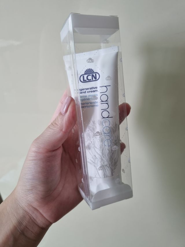 LCN 리제너러티브 핸드크림 75ml 주름개선 고보습 재생핸드크림 리뷰 사진