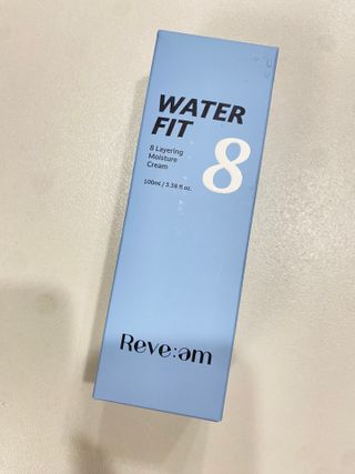 나우 [리브엠]피부 속부터 겹겹이, 촘촘하게! 워터핏8중 수분착붙 크림 — 4점을 준 리뷰어가 2024년 12월 올린 사용 사진