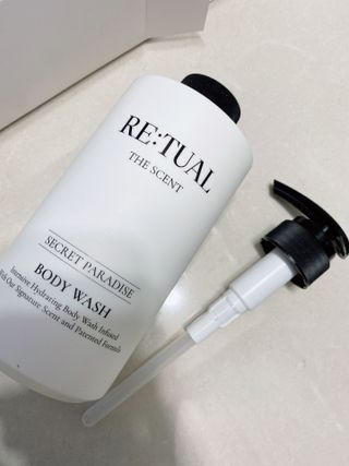 레츄얼 더 센트 바디워시 시크릿 파라다이스(500ml) — 5점을 준 리뷰어가 2022년 6월 올린 사용 사진