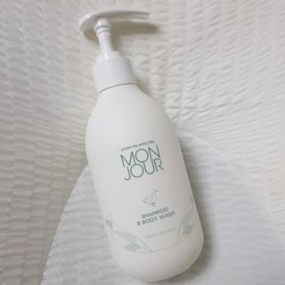 토박스코리아 몽쥬르 유아 샴푸앤워시 300ml — 5점을 준 리뷰어가 2021년 5월 올린 사용 사진