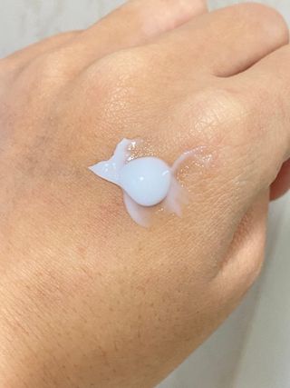 바르셀 톤업 무기자차 자외선차단제 순한 선크림 인텐시브 선 젠 50ml — 4점을 준 리뷰어가 2021년 11월 올린 사용 사진