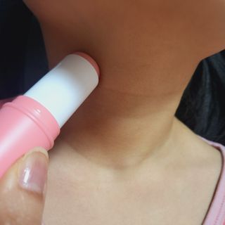 스킨큐어 산다화 카멜리아 안티 링클 멀티밤 — 5점을 준 리뷰어가 2023년 2월 올린 사용 사진