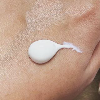 바노바기 코스메틱 바노바기 밀크씨슬 리페어 시카 선스크린 플러스 50ml — 5점을 준 리뷰어가 2023년 1월 올린 사용 사진