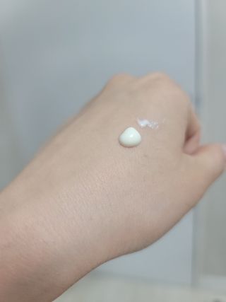 프리마인 선크림만 바꿨을 뿐인데 매일 물 2L챙겨먹고 기초케어 완벽하게 한 물빛피부 완성,셀라브UV프로텍터 — 4점을 준 리뷰어가 2023년 6월 올린 사용 사진