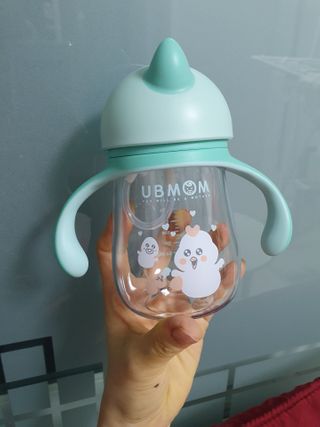 유비맘 트라이탄 코니빨대컵_컬러 랜덤 발송 — 5점을 준 리뷰어가 2021년 1월 올린 사용 사진