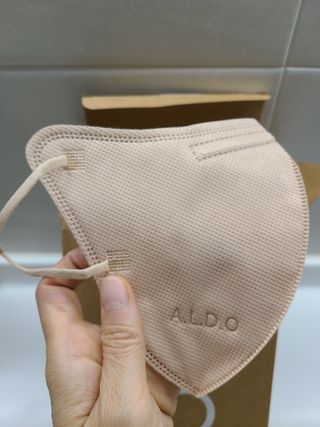 알도(A.L.D.O) 알도 에코슈브 성인 마스크(특대형) — 5점을 준 리뷰어가 2022년 9월 올린 사용 사진