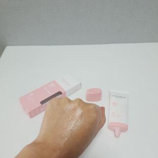 [후르디아] 모공블러 비건 선 프라이머 — 5점을 준 리뷰어가 2022년 5월 올린 사용 사진