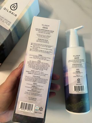 오일아리아 뉴트리 모이스처라이징 세사미 씨드 오일로션 & 데일리 디톡스 세사미 그라운즈 바디스크럽 — 5점을 준 리뷰어가 2023년 8월 올린 사용 사진