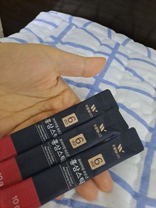 [푸름웰니스] 프리미엄 6년근 홍삼스틱 3mg x 100포 — 5점을 준 리뷰어가 2022년 3월 올린 사용 사진
