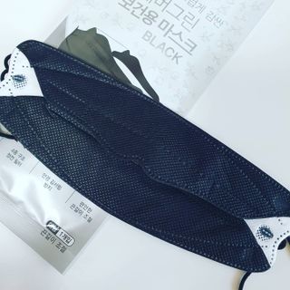 에버그린 순면 끈조절 KF80 마스크 - 화이트/블랙 컬러 대형 - 10매 — 5점을 준 리뷰어가 2021년 6월 올린 사용 사진