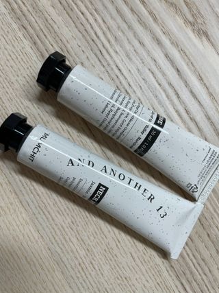 멈칫(MUMCHIT) 넥퍼퓸 NECKPERFUME 2가지 향 — 5점을 준 리뷰어가 2021년 11월 올린 사용 사진