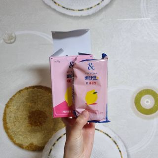 비타앤C 레몬맛, 망고맛 — 2.5점을 준 리뷰어가 2021년 4월 올린 사용 사진