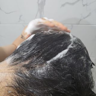 라로지크 X4 스케일링 퍼퓸 샴푸 1,000mℓ — 5점을 준 리뷰어가 2022년 2월 올린 사용 사진