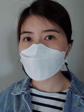 에버그린 순면 끈조절 KF94 마스크 - 화이트 30매 — 5점을 준 리뷰어가 2021년 4월 올린 사용 사진