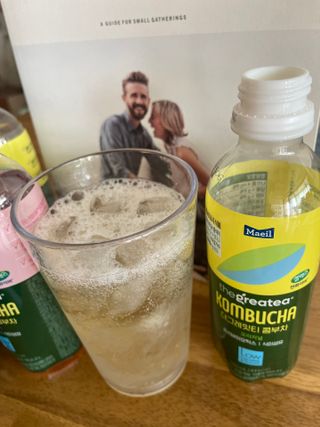 더그레잇티 콤부차 [매일유업] 더그레잇티 44kcal 콤부차 300ml *12개입 (오리지널 6개+베리리치 6개) — 4.5점을 준 리뷰어가 2023년 7월 올린 사용 사진