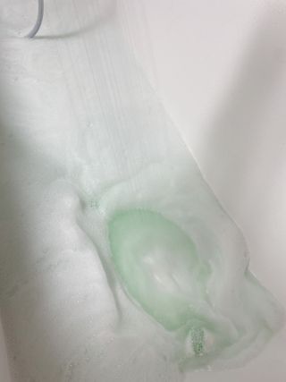 버블데이 아로마/과일 거품 입욕제 — 4.5점을 준 리뷰어가 2021년 7월 올린 사용 사진
