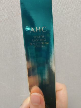 [NEW 탄력유턴 아이크림] AHC 유스 래스팅 리얼 아이크림 포 페이스 — 5점을 준 리뷰어가 2021년 4월 올린 사용 사진