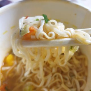 NISSIN 닛신 컵누들  4종 - 씨푸드오리지날, 씨푸드 스파이시, 씨푸드 커리, 씨푸드 XO소스 — 5점을 준 리뷰어가 2022년 5월 올린 사용 사진