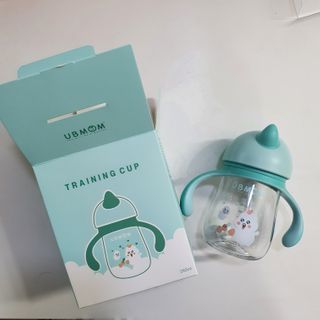 유비맘 트라이탄 코니빨대컵_컬러 랜덤 발송 — 5점을 준 리뷰어가 2021년 3월 올린 사용 사진