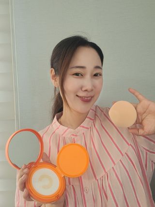 광동생활건강 MF[광동] 비타500✨주름개선·미백·SPF50+🌞퍼펙트쉴드 빅 선쿠션 본품 — 5점을 준 리뷰어가 2024년 5월 올린 사용 사진