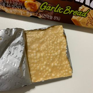 롯데제과 크런키 갈릭브레드 — 4점을 준 리뷰어가 2021년 10월 올린 사용 사진
