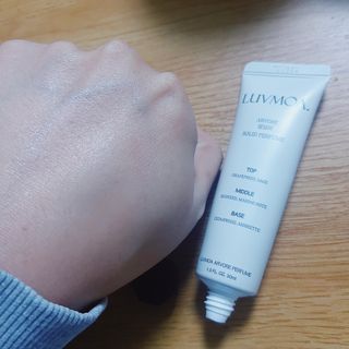 러브모아 향수 고체향수 승무원 고체향수 바르는 향수 니치향수 도손 우드세이지 앤 씨솔트 — 4점을 준 리뷰어가 2022년 10월 올린 사용 사진