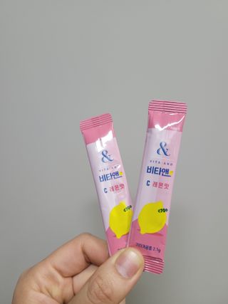 비타앤C 레몬맛, 망고맛 — 5점을 준 리뷰어가 2021년 5월 올린 사용 사진