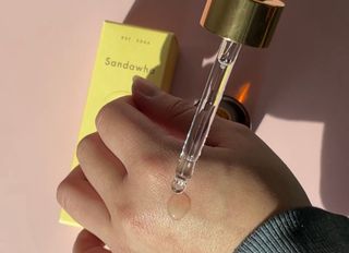 스킨큐어 산다화 비타민c 화이트닝 에센스 30ml — 3.5점을 준 리뷰어가 2022년 2월 올린 사용 사진