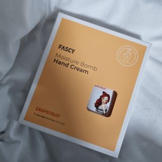 파시 FASCY 高保湿ハンドクリーム40ml+80ml セット — 4점을 준 리뷰어가 2021년 8월 올린 사용 사진