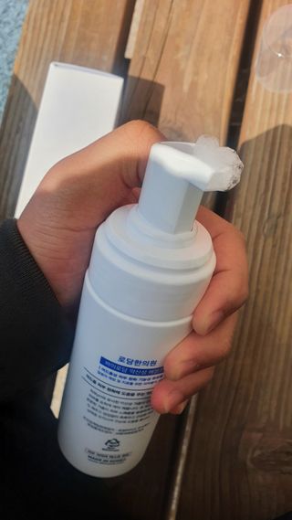 [바이로담] 저자극 약산성버블 폼 폼클렌징 150ml — 5점을 준 리뷰어가 2021년 4월 올린 사용 사진