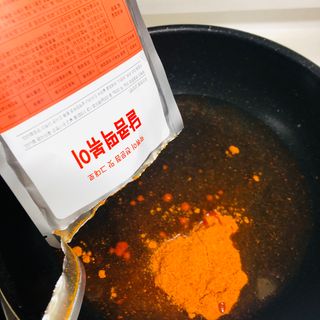 (주)성경순만두 곤약만두.콘치즈만두,삼각당면만두,당면 야끼만두,대구전통 납작만두,떡뽁이 매콤소스,달콤소스 — 5점을 준 리뷰어가 2023년 4월 올린 사용 사진