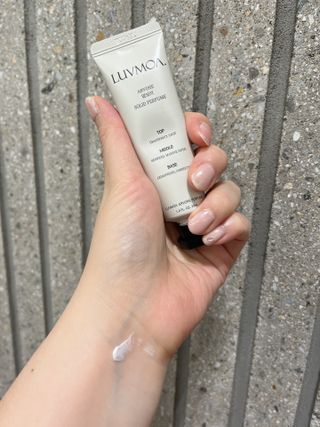 러브모아 향수 고체향수 승무원 고체향수 바르는 향수 니치향수 도손 우드세이지 앤 씨솔트 — 5점을 준 리뷰어가 2022년 10월 올린 사용 사진