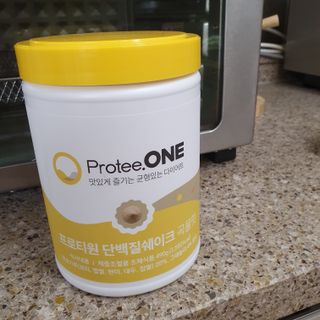 프로티원 단백질쉐이크 곡물맛 2주분 1통+보틀 — 5점을 준 리뷰어가 2021년 4월 올린 사용 사진