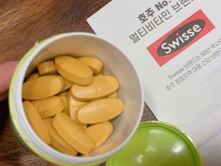 Swisse 스위스 고함량 밀크씨슬 35,000mg 60정 — 5점을 준 리뷰어가 2021년 11월 올린 사용 사진