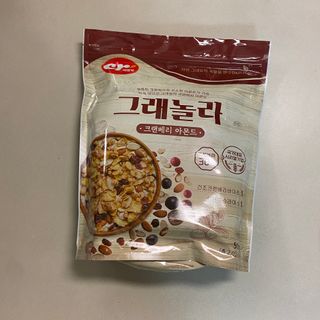 씨알푸드 씨알로 그래놀라 2종 후르츠+크랜베리 아몬드 — 5점을 준 리뷰어가 2022년 7월 올린 사용 사진