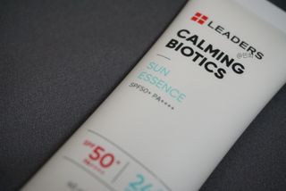 리더스코스메틱 리더스 카밍 바이오틱스 선 에센스 SPF 50+ PA++++ — 5점을 준 리뷰어가 2022년 5월 올린 사용 사진