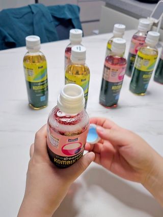 더그레잇티 콤부차 [매일유업] 더그레잇티 44kcal 콤부차 300ml *12개입 (오리지널 6개+베리리치 6개) — 5점을 준 리뷰어가 2023년 7월 올린 사용 사진